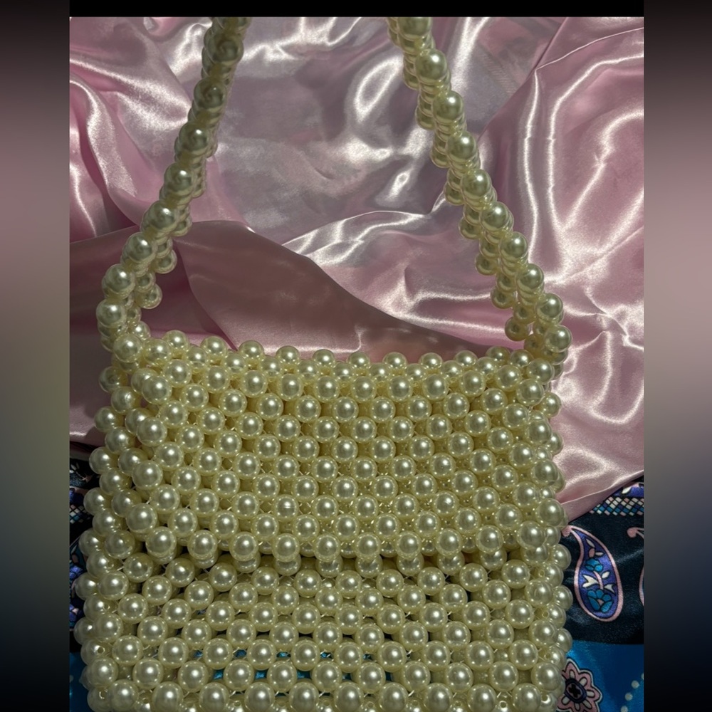 Medium heavy beaded bag really pretty